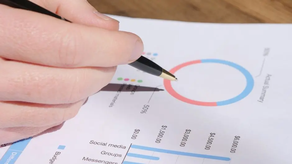 Grounding Principles: Sculpting Clarity in Biological Data Visuals